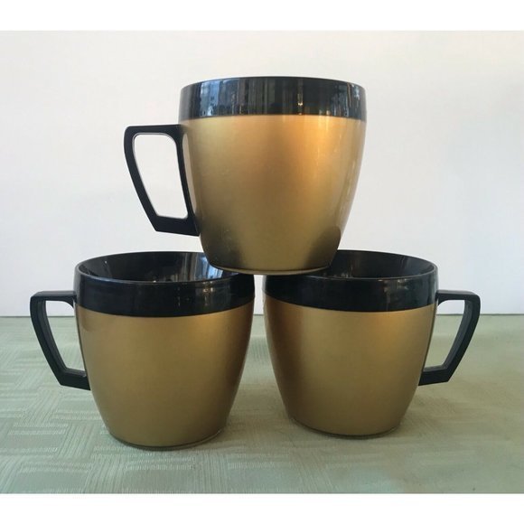 Mid Century Modern West Bend Thermo Serv Cup/ Mug & Carafe Set (gold/black) - Picture 2 of 10